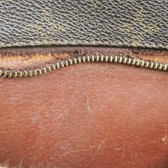 Louis Vuitton Vintage Monogram Clutch💥PRICE DROP💥 - Picture 8 of 9